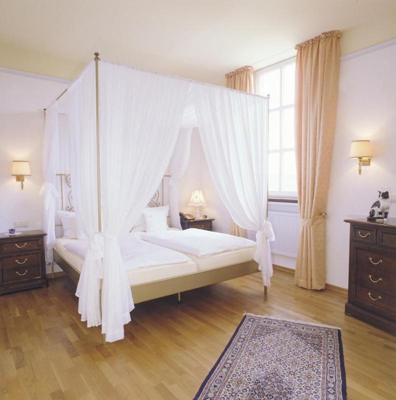 Schlosshotel Kurfuerstliches Amtshaus Dauner Burg Luaran gambar