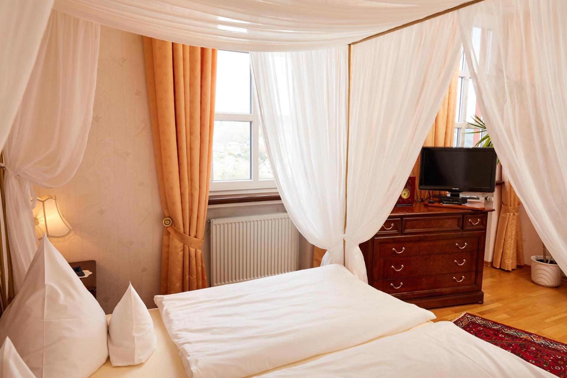 Schlosshotel Kurfuerstliches Amtshaus Dauner Burg Luaran gambar